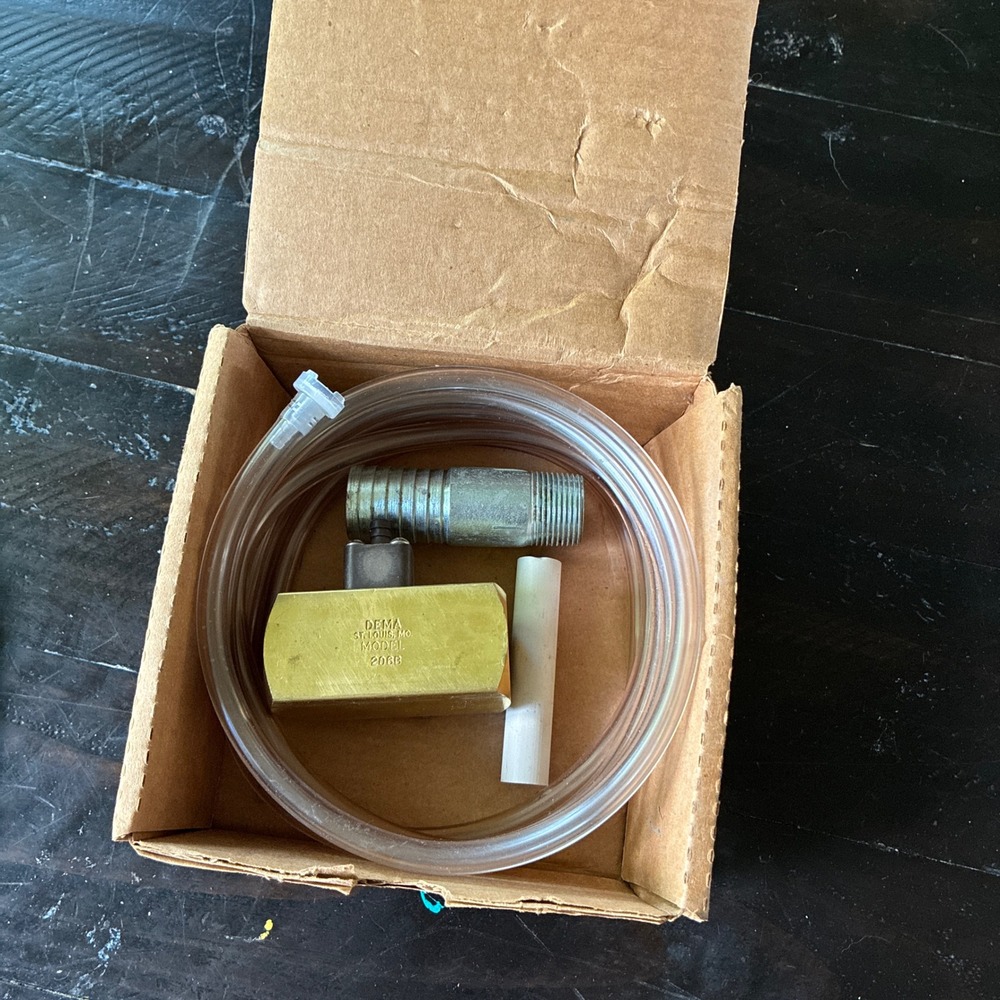 DEMA 206B Adjustable Single Stage Injector Brass‎ Gold Model